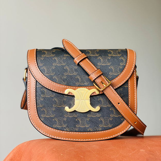 셀린느 클레아 베사체 트리옹프 캔버스 숄더백