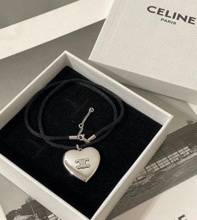 셀린느 하트 목걸이