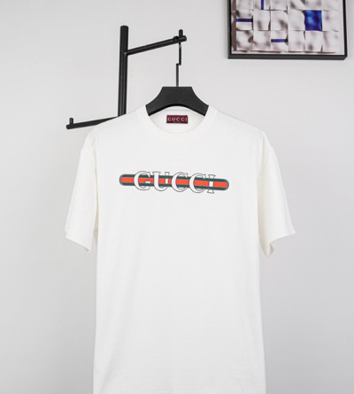 구찌 레터링 반팔티