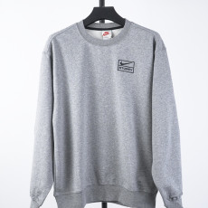 나이키 스투시 라운드 자수 맨투맨