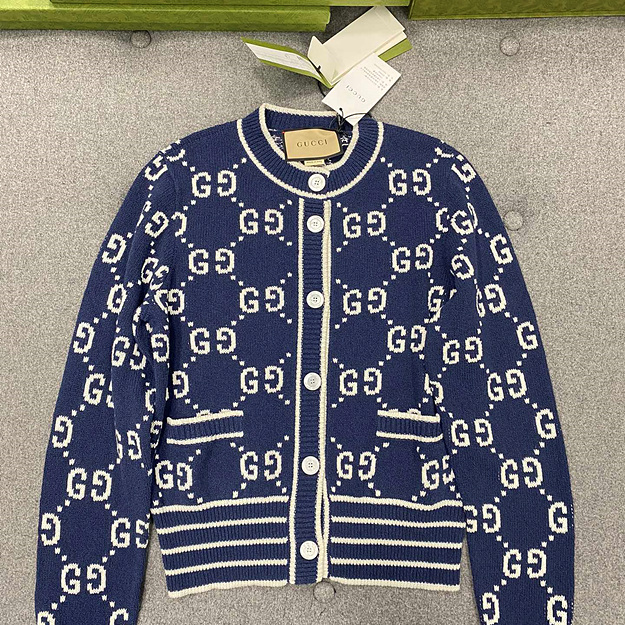 구찌 GG코튼 쟈가드 여성 가디건