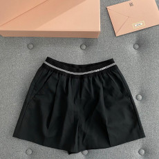 미우미우 울 반바지