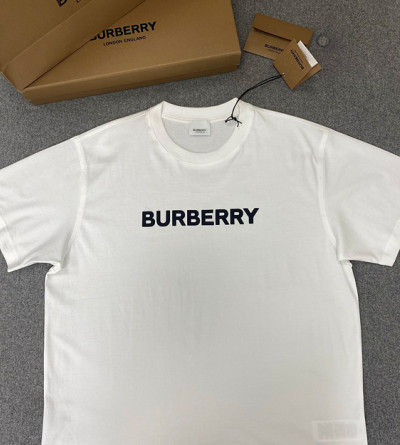 버버리 클래식 레터링 면 반팔티