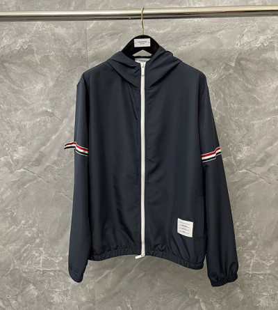 톰브라운 바람막이