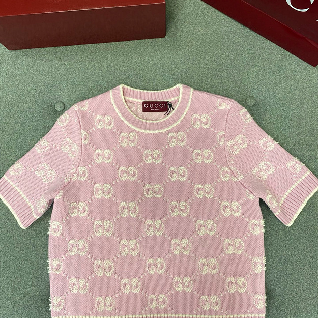 구찌 울 자가드 반팔