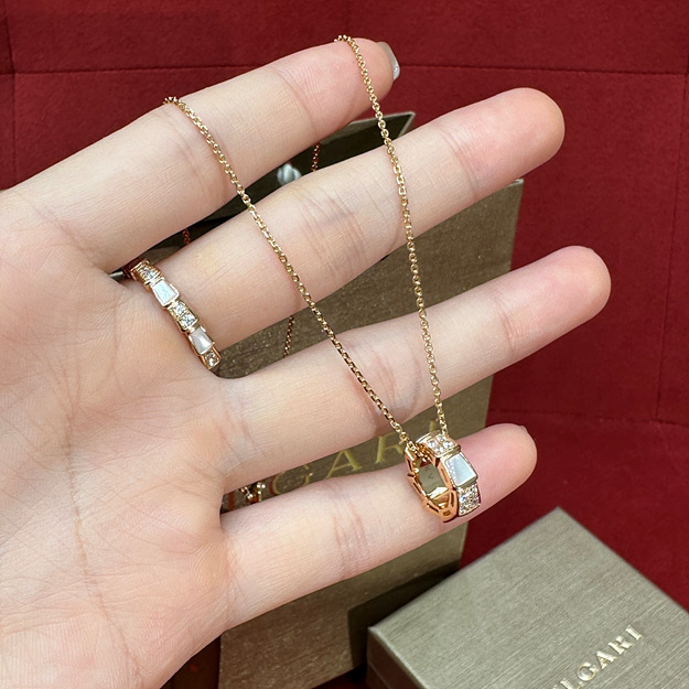 불가리 세르펜티 바이퍼 목걸이