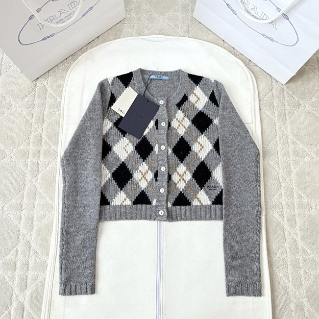 프라다 캐시미어 가디건