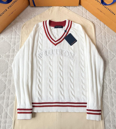루이비통 꽈베기 니트