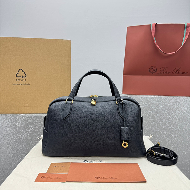 로로피아나 미디엄 니들 백