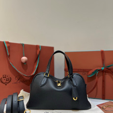 로로피아나 스몰 니들 백