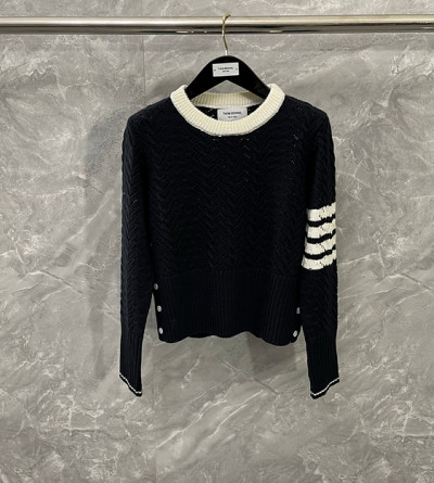 톰브라운 울 펀칭 니트