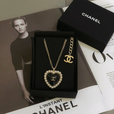 샤넬 블랙 에나멜 하트 목걸이