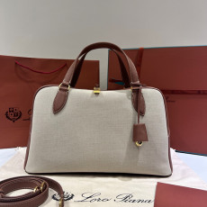 로로피아나 미디엄 니들 백