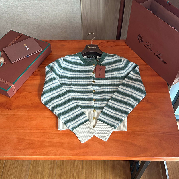 로로피아나 스트라이프 니트