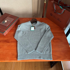 로로피아나 라운드 니트