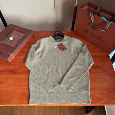 로로피아나 라운드 니트