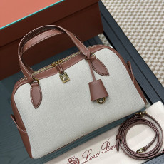 로로피아나 스몰 니들 백