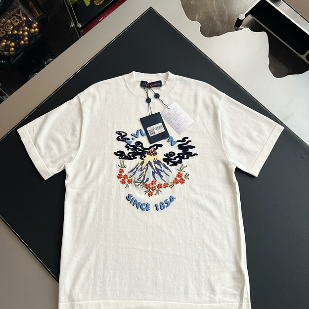 루이비통 자수 니트 반팔