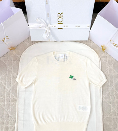 디올 자수 니트