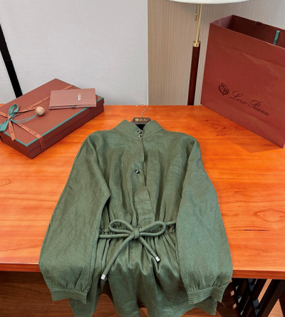 로로피아나 벨트라인 자켓